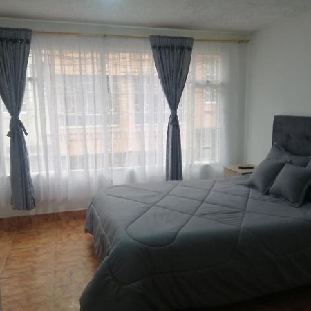 Habitacion Privada Cerca Al Aeropuerto Y Terminal Bogotá Exteriör bild
