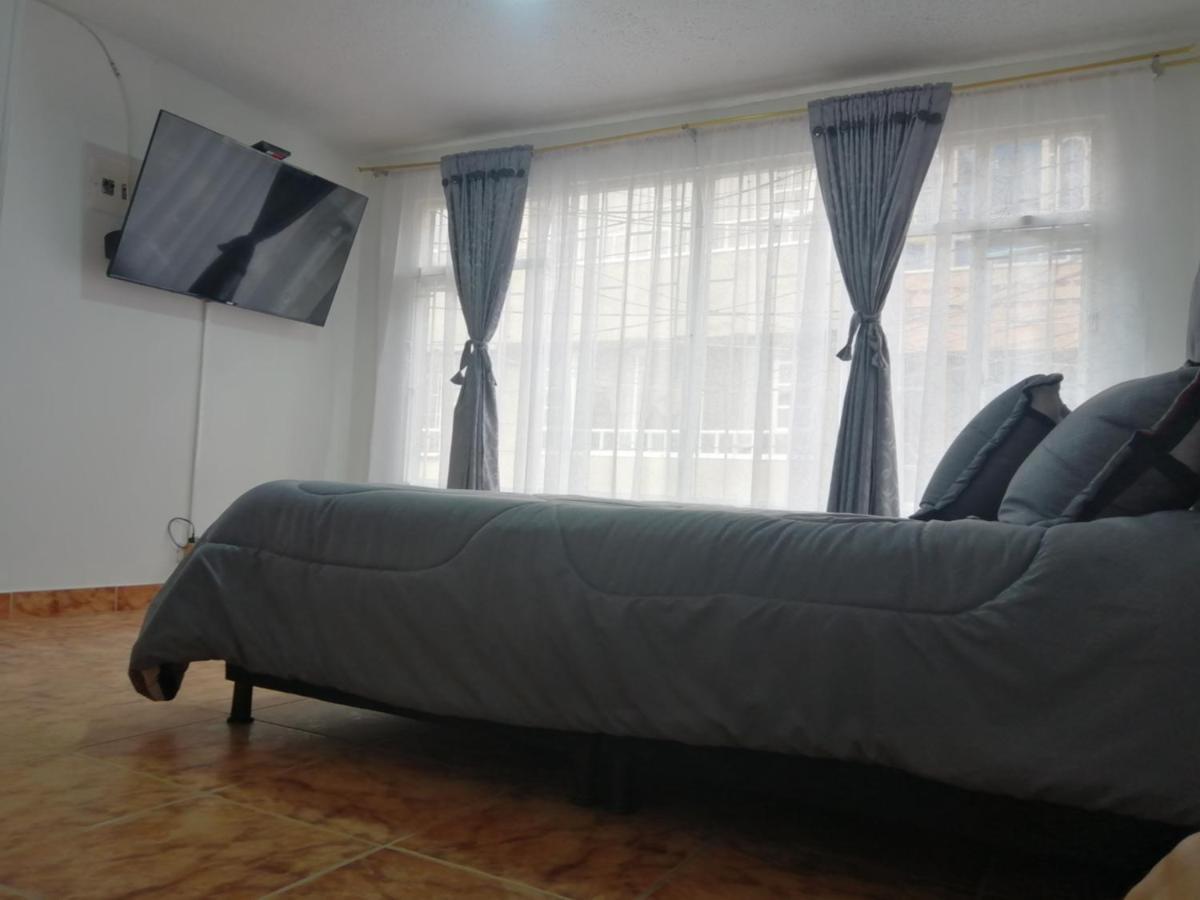 Habitacion Privada Cerca Al Aeropuerto Y Terminal Bogotá Exteriör bild