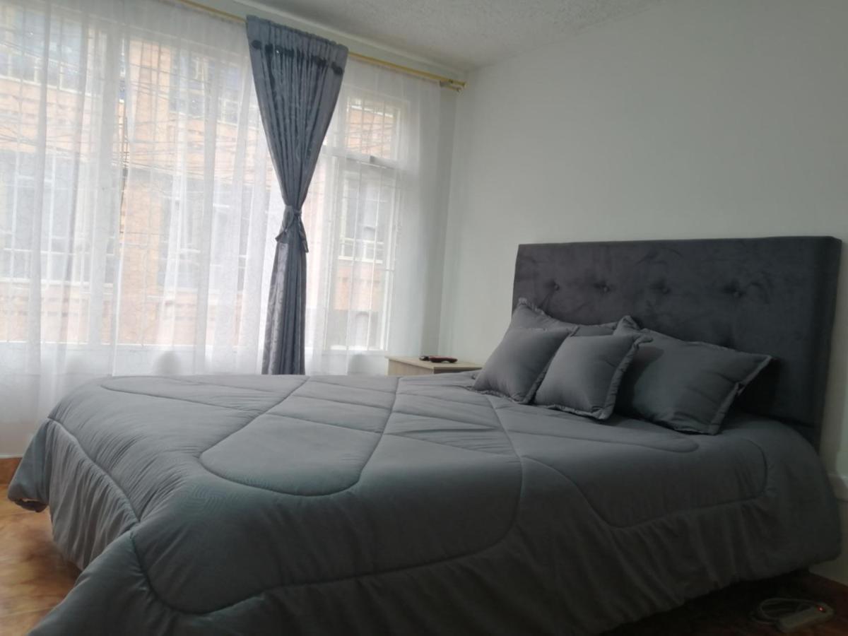 Habitacion Privada Cerca Al Aeropuerto Y Terminal Bogotá Exteriör bild