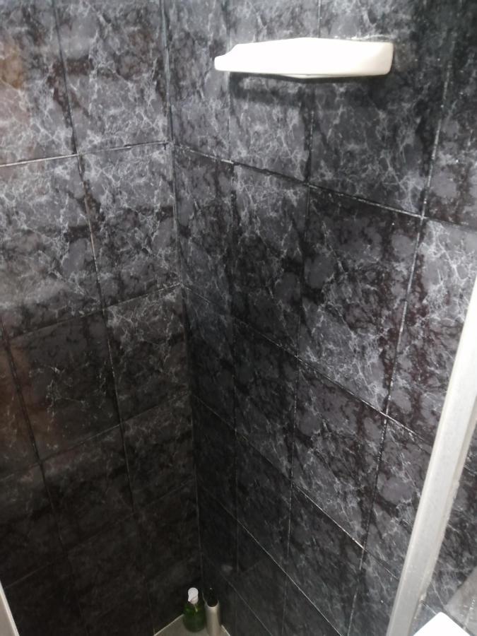 Habitacion Privada Cerca Al Aeropuerto Y Terminal Bogotá Exteriör bild